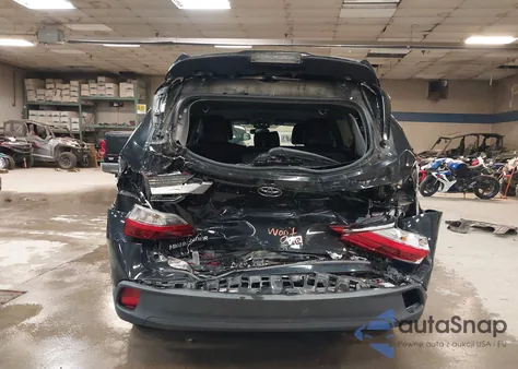 2017 Toyota Highlander Le Plus z USA, uszkodzony, nr VIN 5TDBZRFH2HS386610